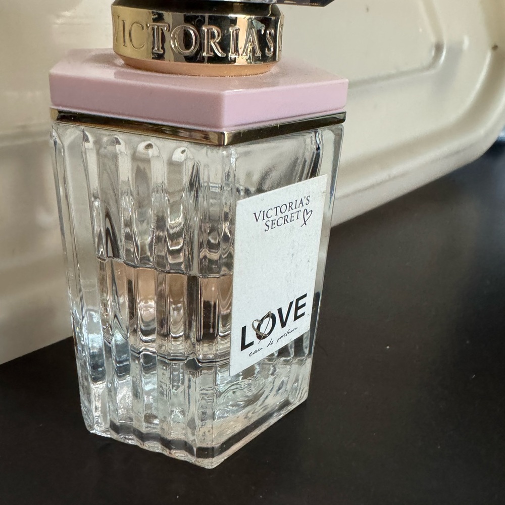 Victoria’s secret love perfume